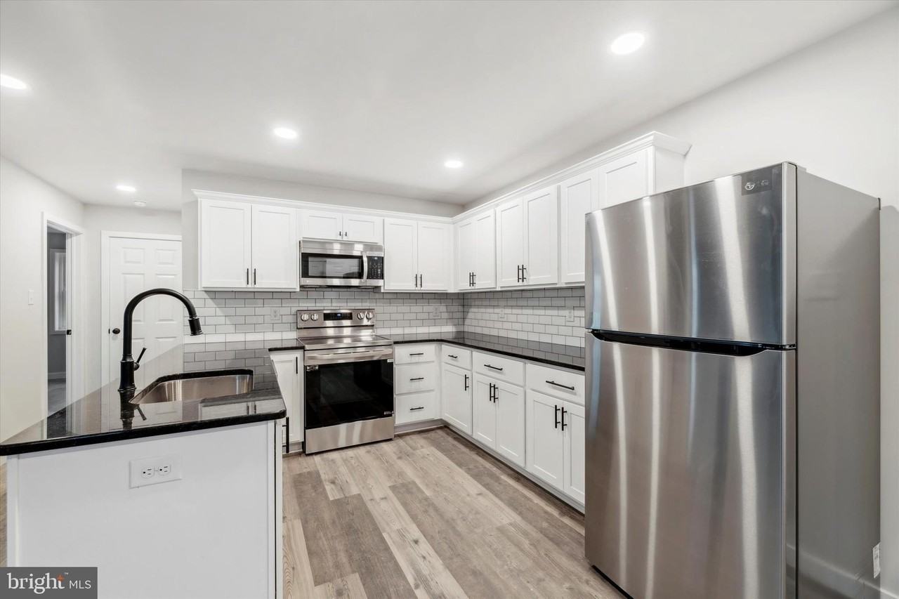 908 E Baltimore Pike Apt 6 #6 - Photo 4 of 26