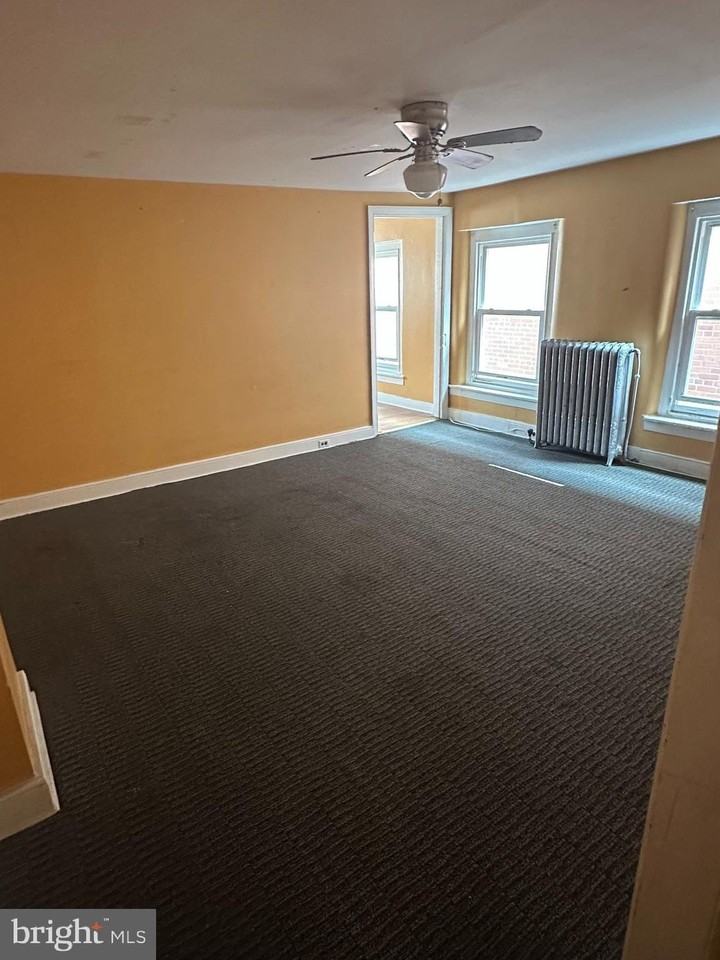 29 W Gay St Apt 3 #3 - Photo 3 of 8