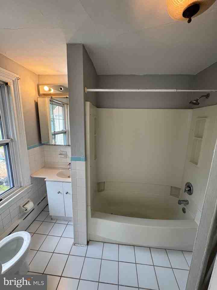 976 Upper Gulph Road - Photo 5 of 12