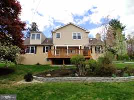 featured image of 204 W Conestoga Rd