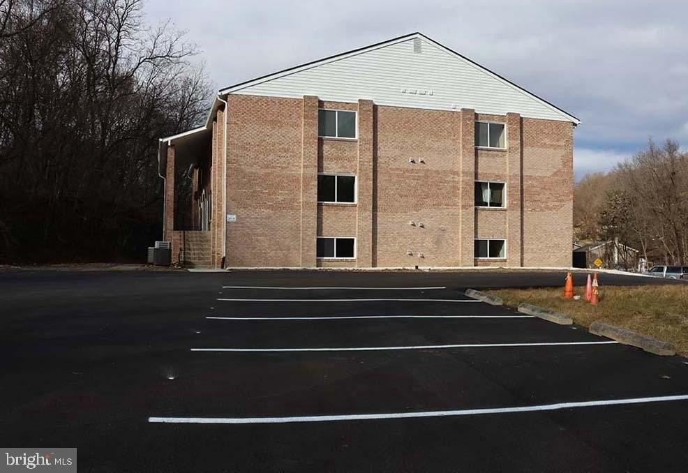 747 Garden Dr - Photo 2 of 34