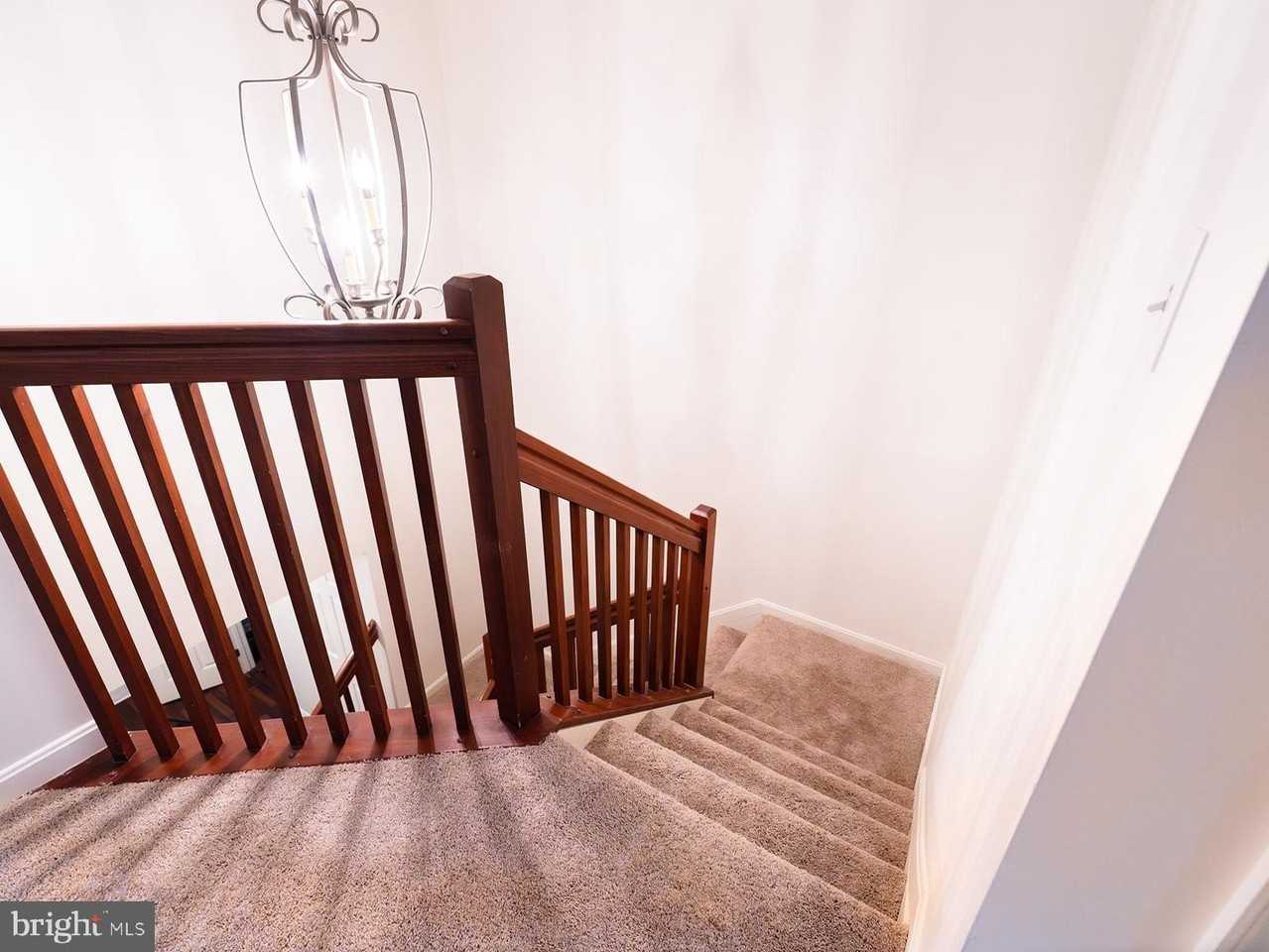 112 Hawk Court - Photo 6 of 32