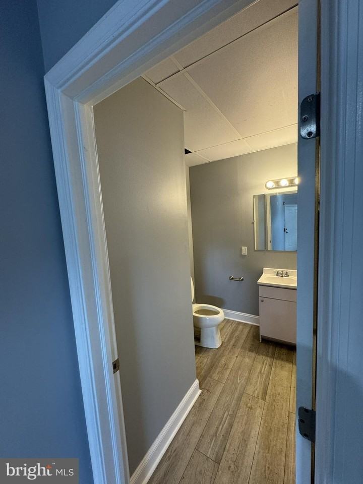 15 S Church Ln Ste 1a #1A - Photo 4 of 6