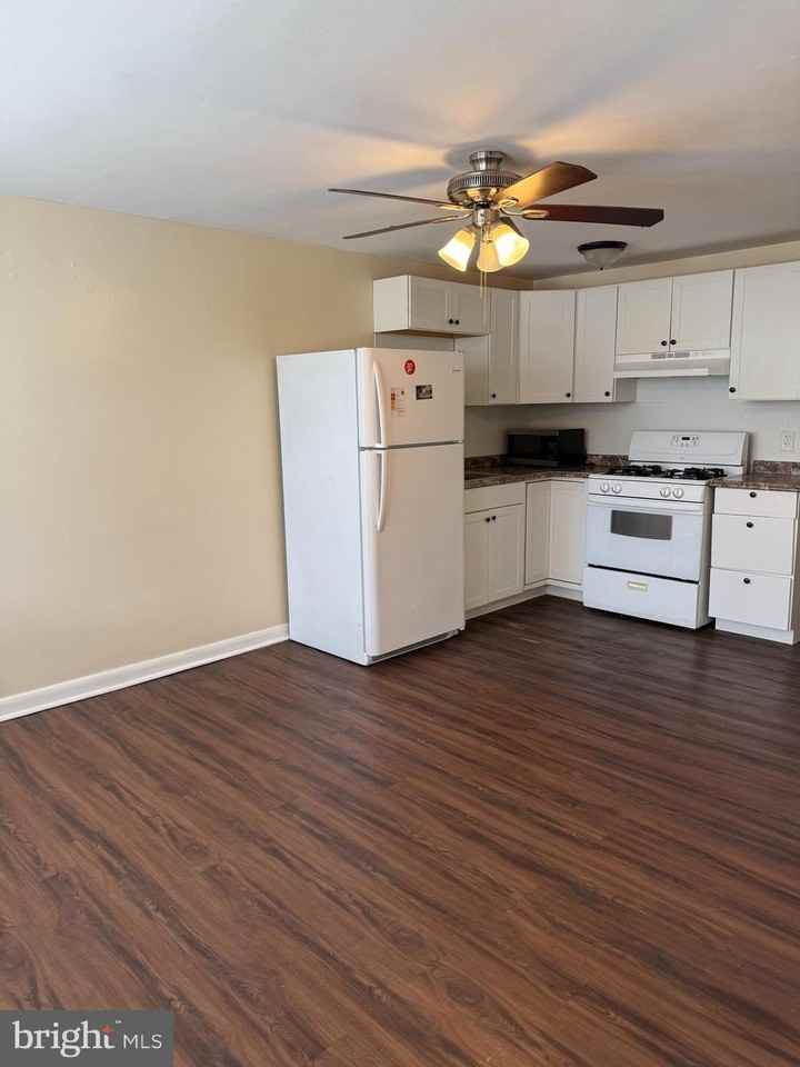 7122 Clinton Road - Photo 4 of 12