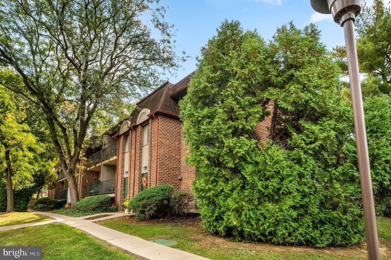 830 Putnam Boulevard #B - Photo 2 of 14