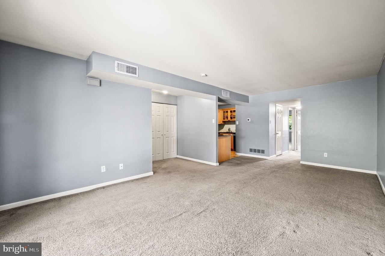 830 Putnam Boulevard #B - Photo 5 of 14