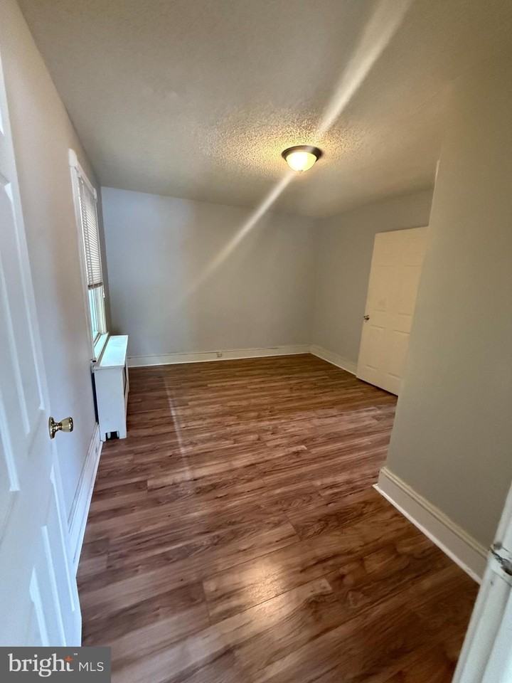 388 West Lancaster Avenue - Photo 4 of 24