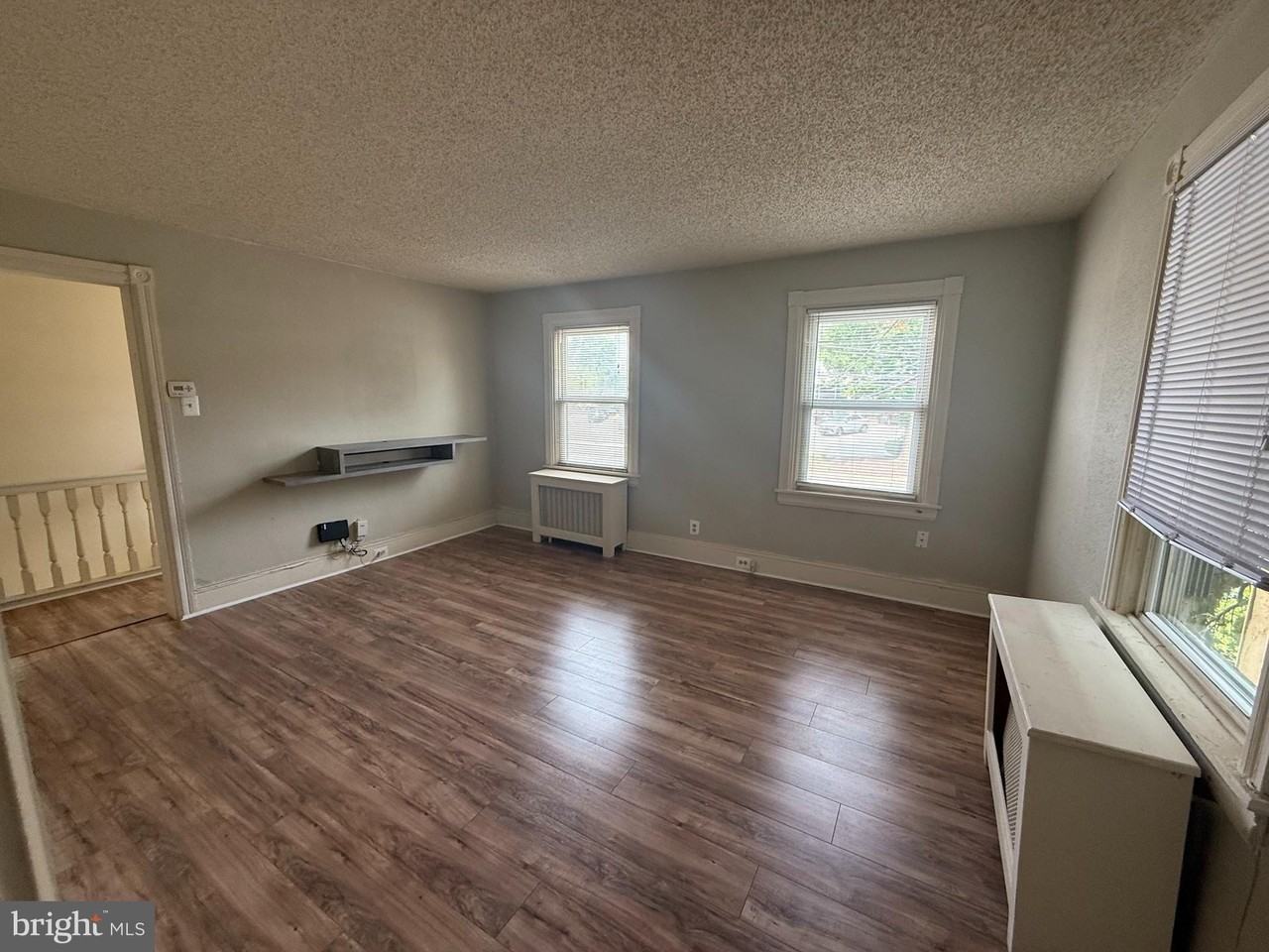 388 West Lancaster Avenue - Photo 5 of 24