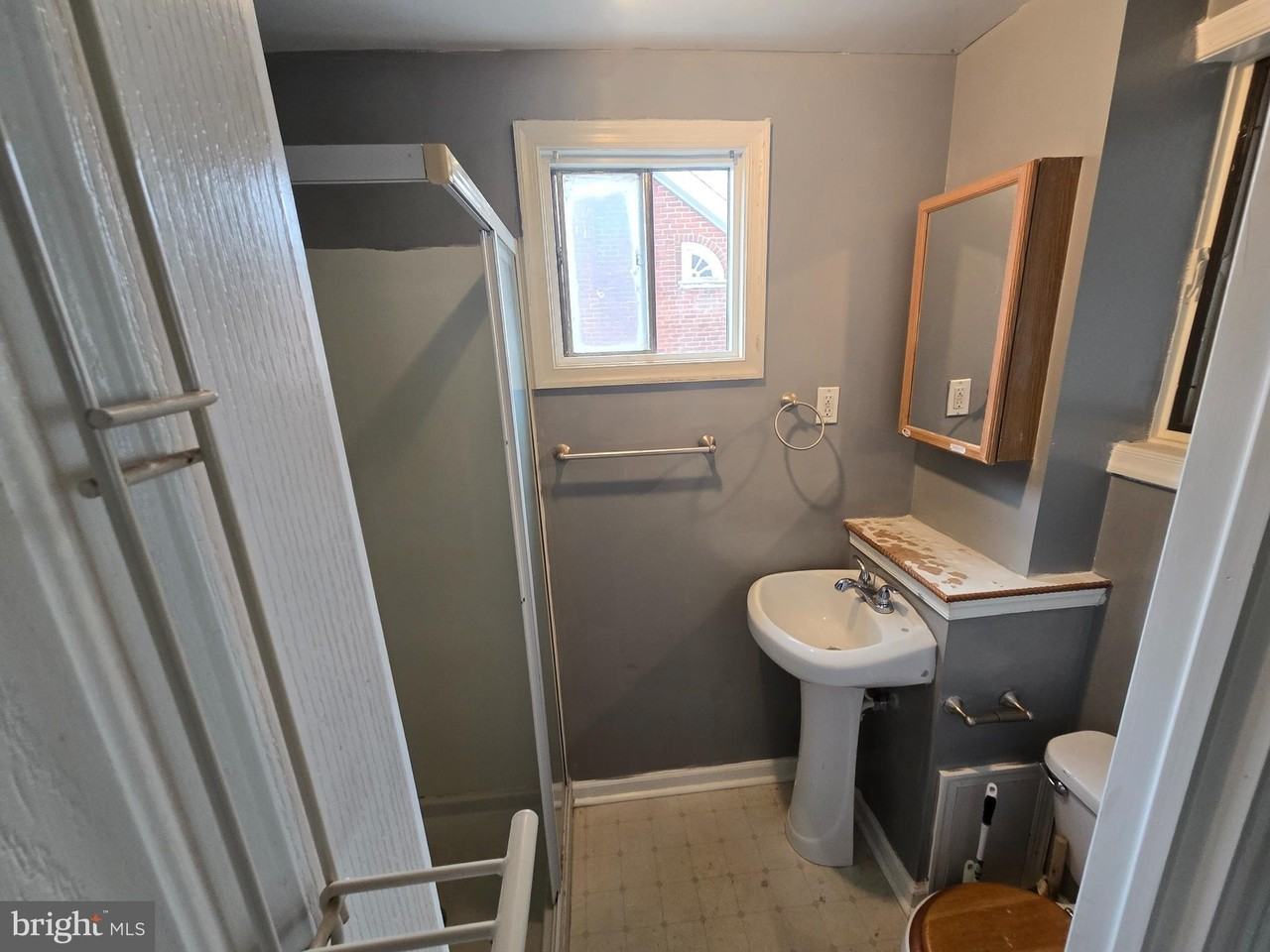 105 West 24th Street - Photo 2 of 6