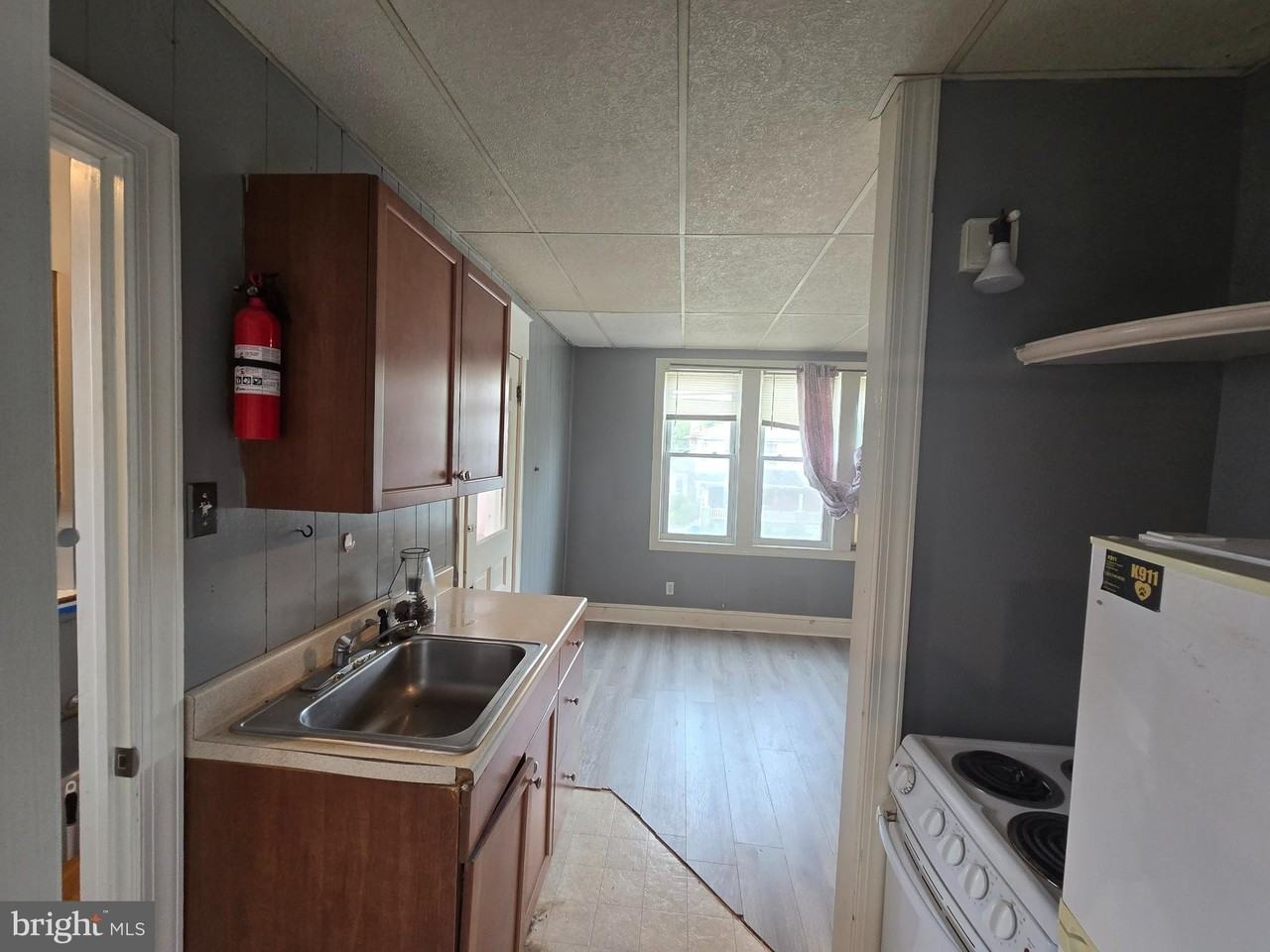 105 West 24th Street - Photo 5 of 6