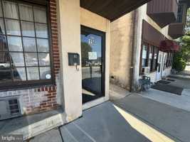 featured image of 15 W 10th St Unit B #B