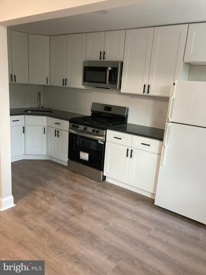 5240 Fairhaven Rd - Photo 3 of 14