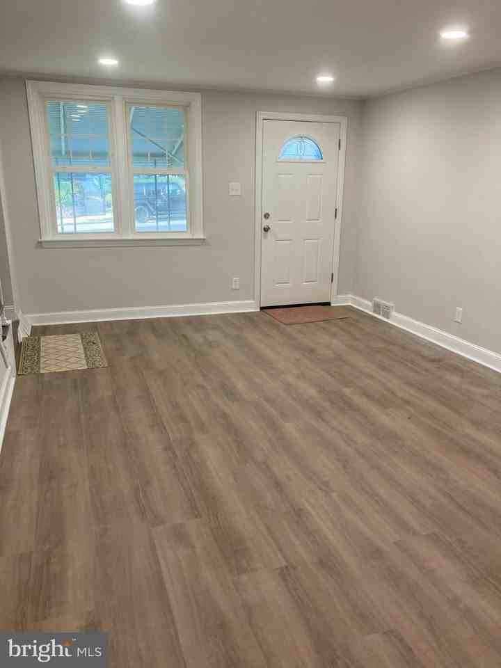 5240 Fairhaven Rd - Photo 5 of 14