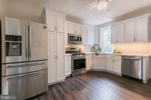 featured image of 340 340 COLLEGE Avenue unit: Carriage House