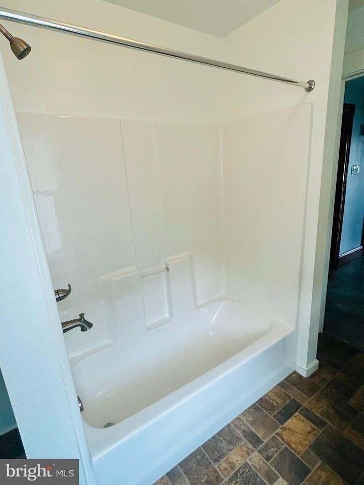 228B N Barbara St - Photo 5 of 17