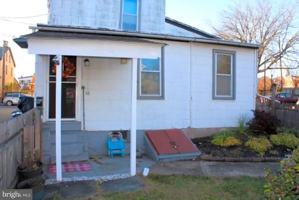 featured image of 64 S Evans St Apt 1 #1