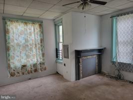 featured image of 833 W Marshall St Apt A #A