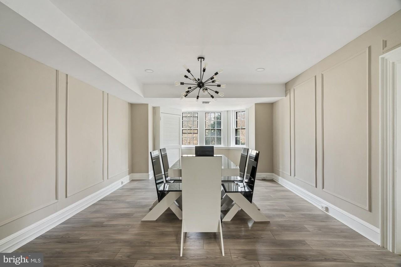 415 City Avenue #I2 - Photo 6 of 35