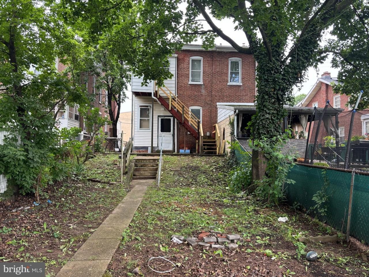 130 E 4th St Unit 2 #2 - Photo 4 of 17