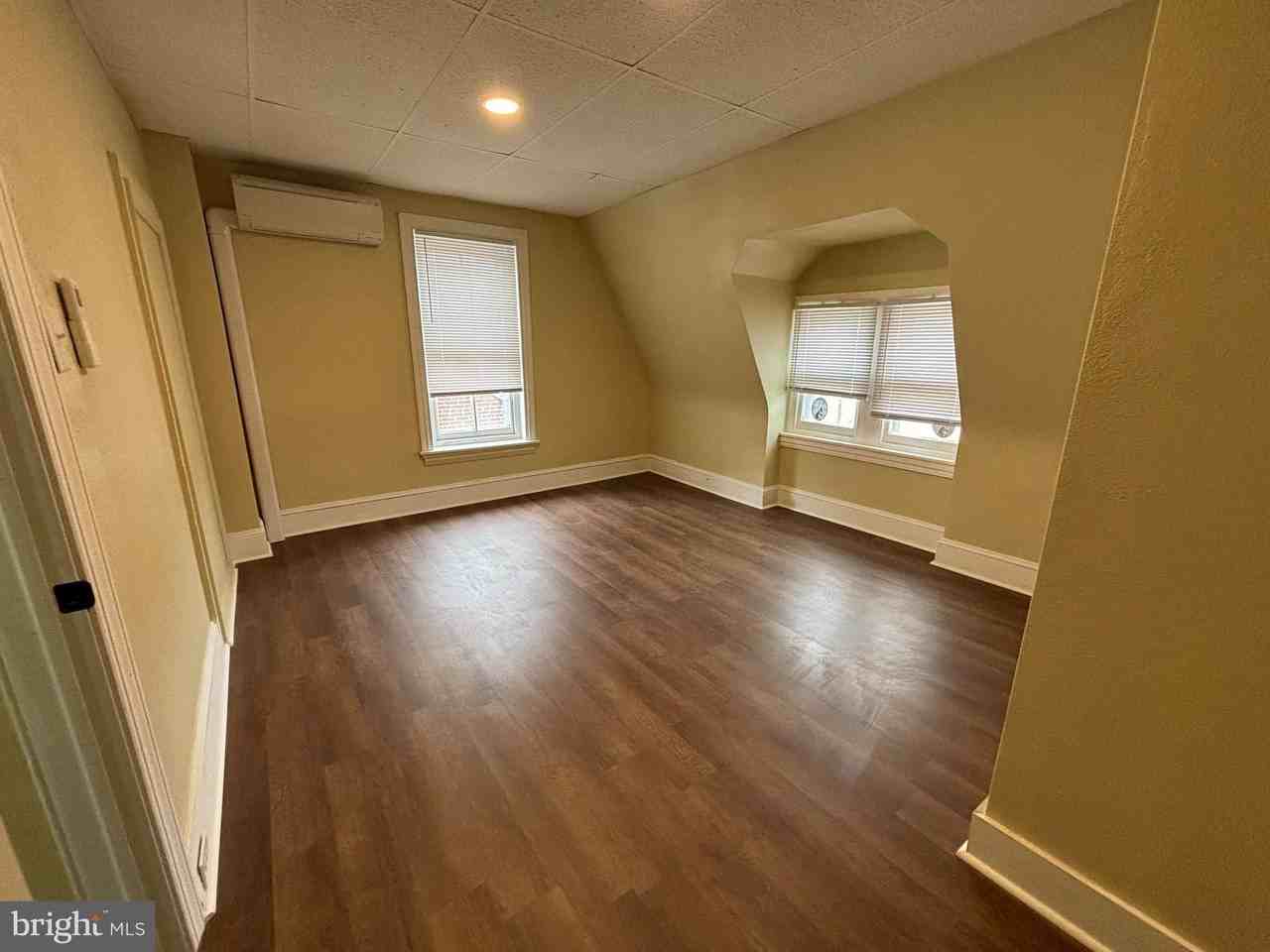 130 E 4th St Unit 2 #2 - Photo 5 of 17