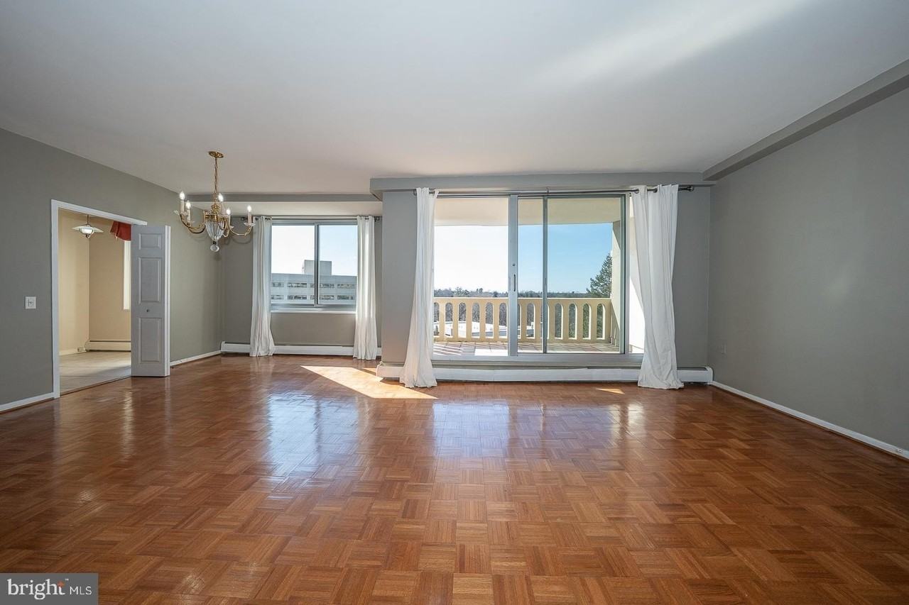 191 Presidential Blvd Unit R822 #R822 - Photo 2 of 50