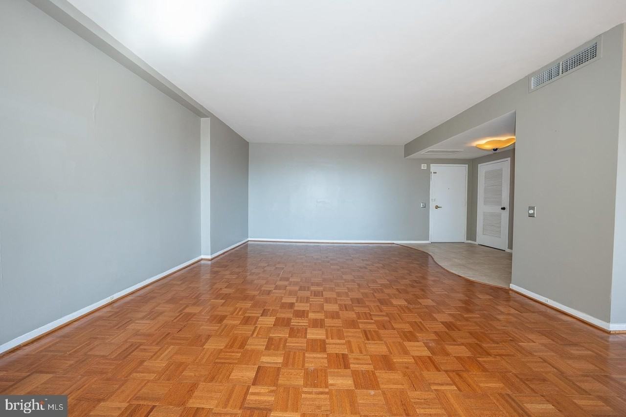 191 Presidential Blvd Unit R822 #R822 - Photo 4 of 50