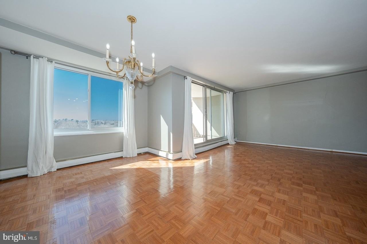 191 Presidential Blvd Unit R822 #R822 - Photo 6 of 50