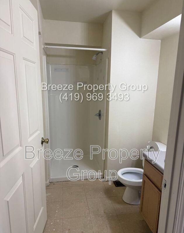 535 Hope St - Photo 2 of 10