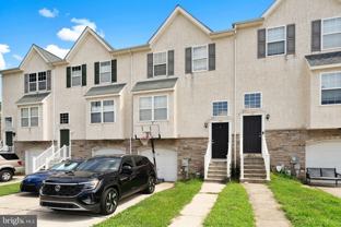 729 E Oak St - Photo 1 of 1