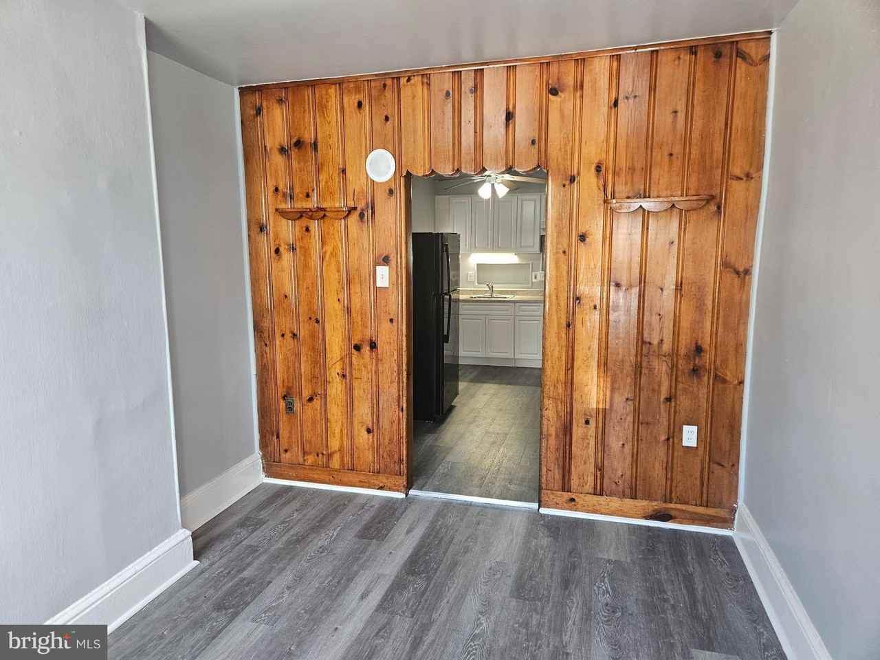 812 Kohn St - Photo 3 of 9