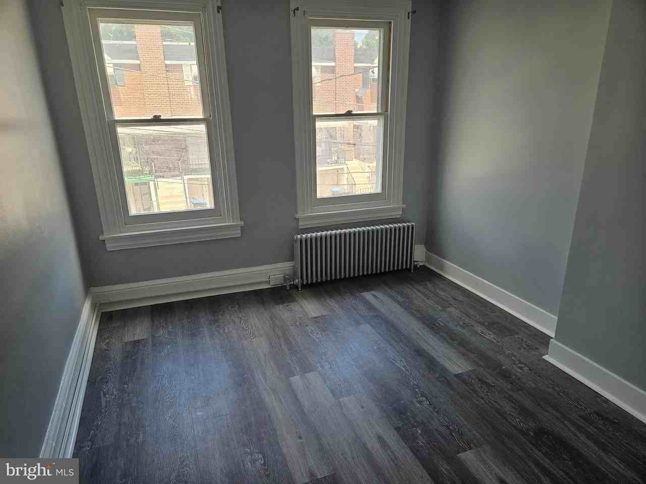 812 Kohn St - Photo 5 of 9