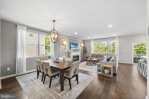 featured image of 43 Hummingbird Ln