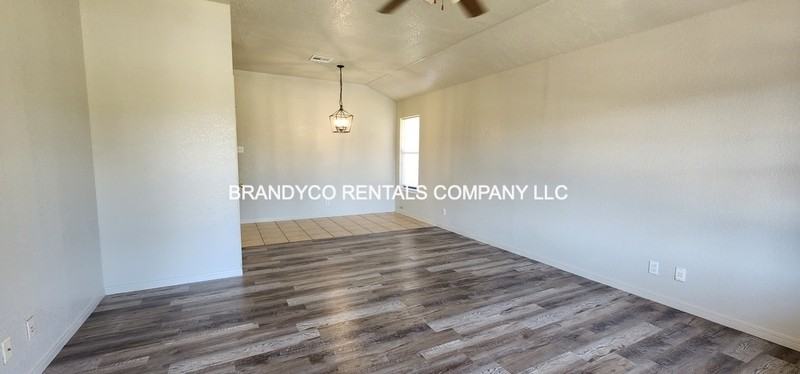 5124 Daybreak Dr - Photo 2 of 10