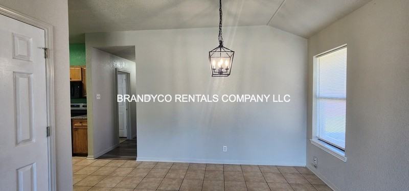 5124 Daybreak Dr - Photo 3 of 10