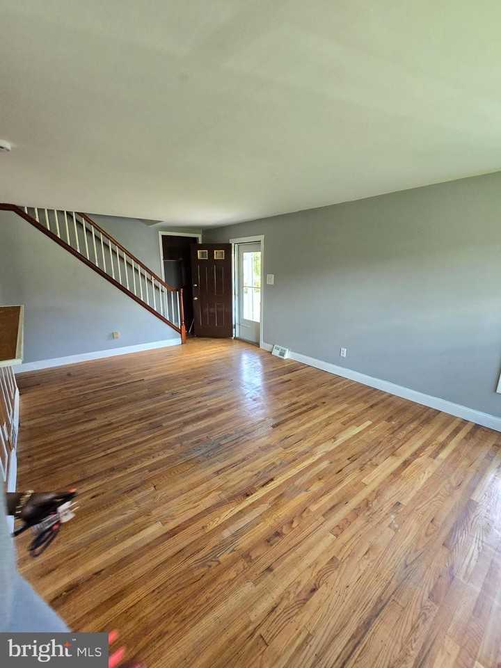 1558 Edgewood Ave - Photo 3 of 20