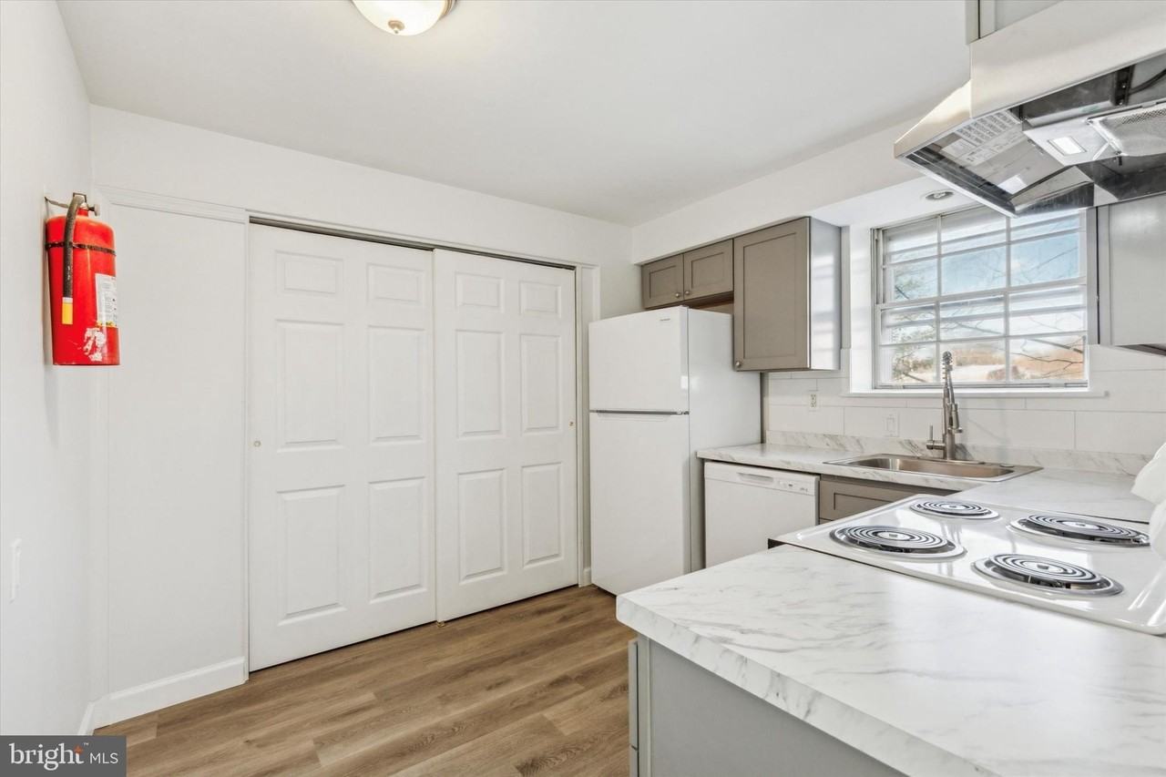 329 Buttonwood St Apt C #C - Photo 7 of 13