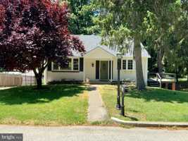 featured image of 437 Eastburn Rd