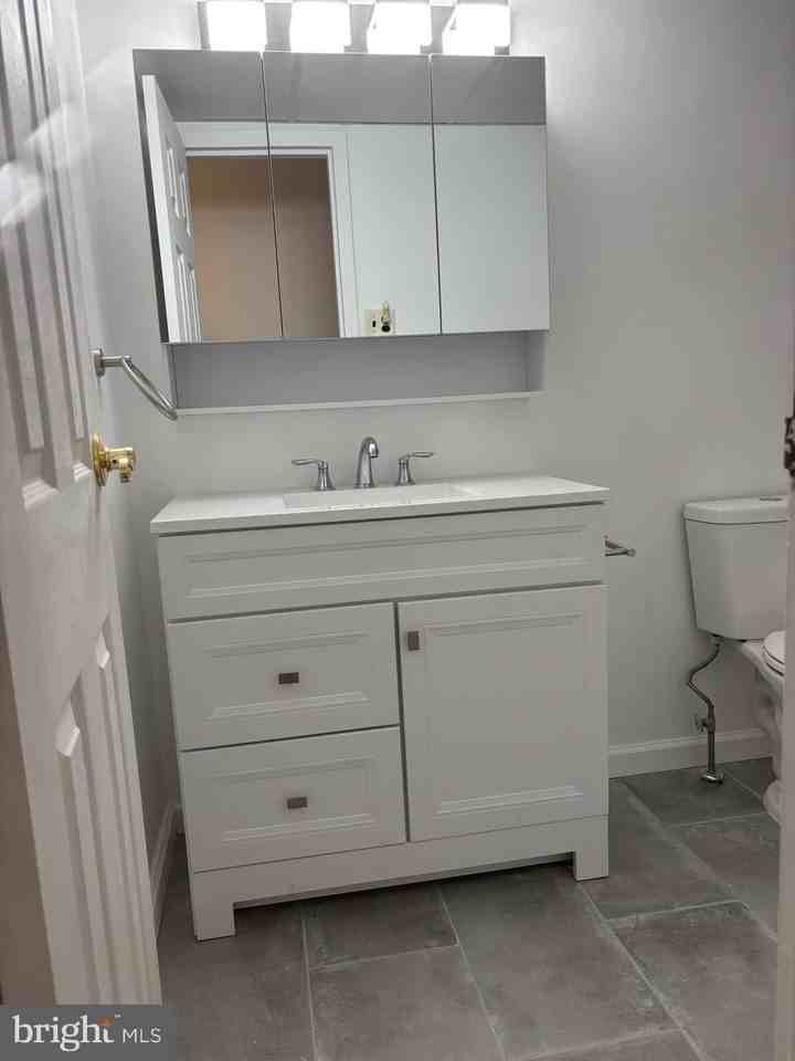 250 250 RIDGE Pike unit: Condo 250 - Photo 3 of 22