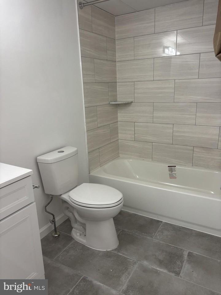 250 250 RIDGE Pike unit: Condo 250 - Photo 4 of 22