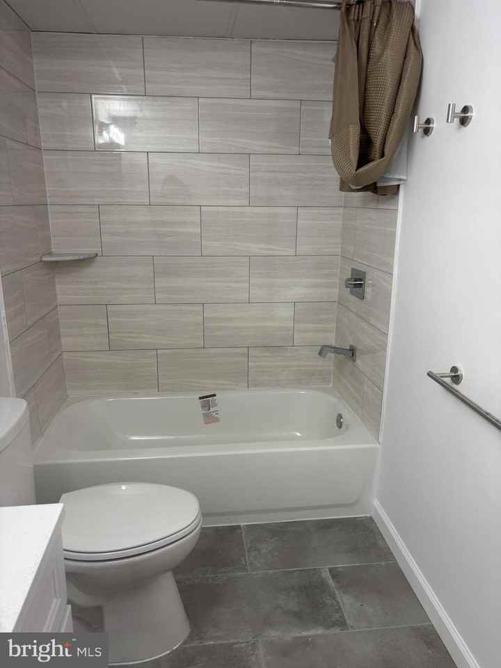 250 250 RIDGE Pike unit: Condo 250 - Photo 5 of 22