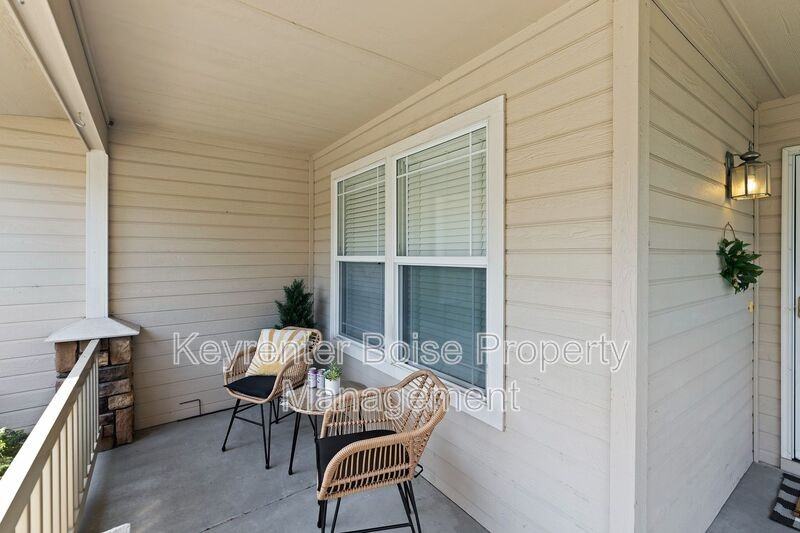 8333 N Duncan Ln - Photo 2 of 48