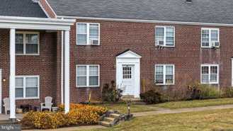 200 Maplewood Dr Apt D8 #D8 - Photo 1 of 1