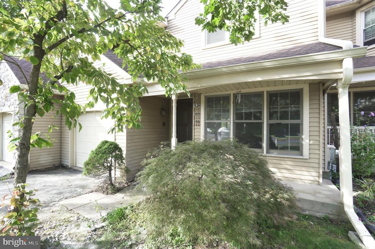 1379 Gwyendale Way - Photo 2 of 47