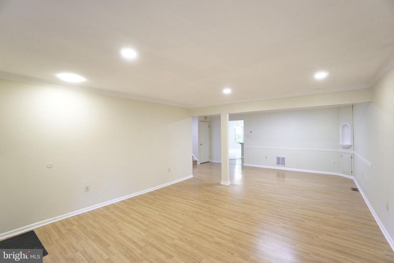 1379 Gwyendale Way - Photo 5 of 47