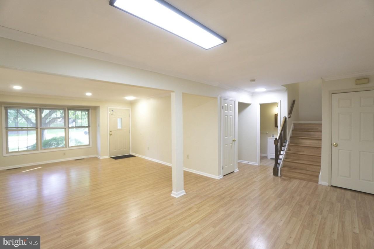 1379 Gwyendale Way - Photo 7 of 47