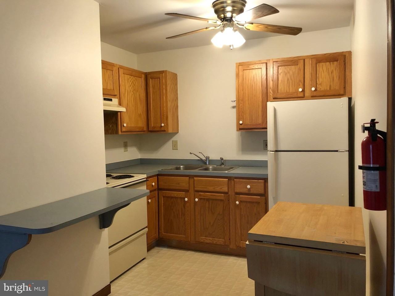 358 Main St Apt 3 #3 - Photo 4 of 9