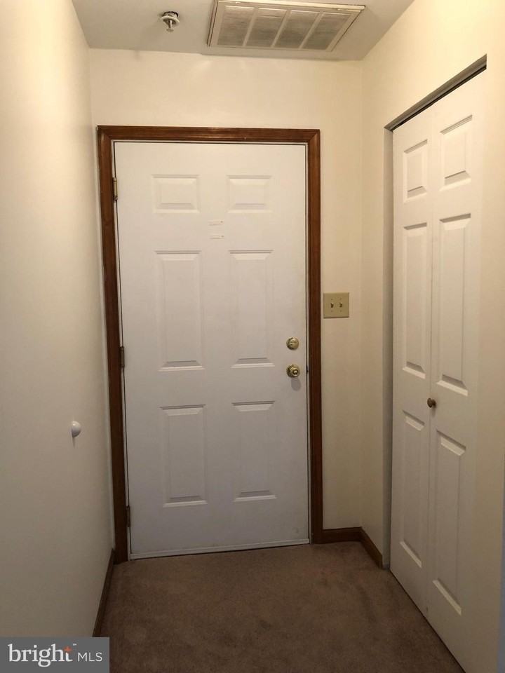 358 Main St Apt 3 #3 - Photo 6 of 9