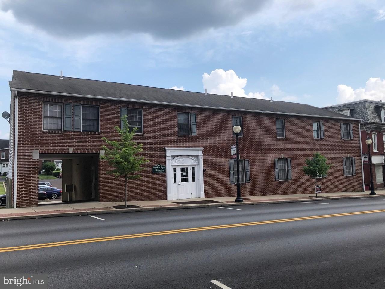 358 Main St Apt 3 #3 - Photo 7 of 9