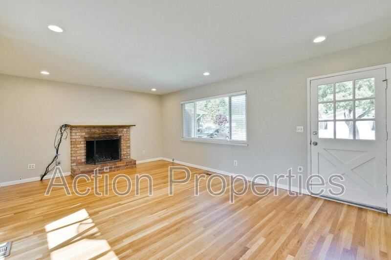 1062 Kelly Dr - Photo 3 of 25