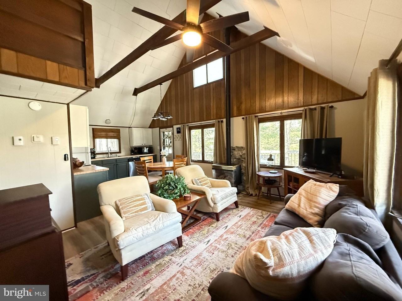 437 Orono Dr - Photo 3 of 27